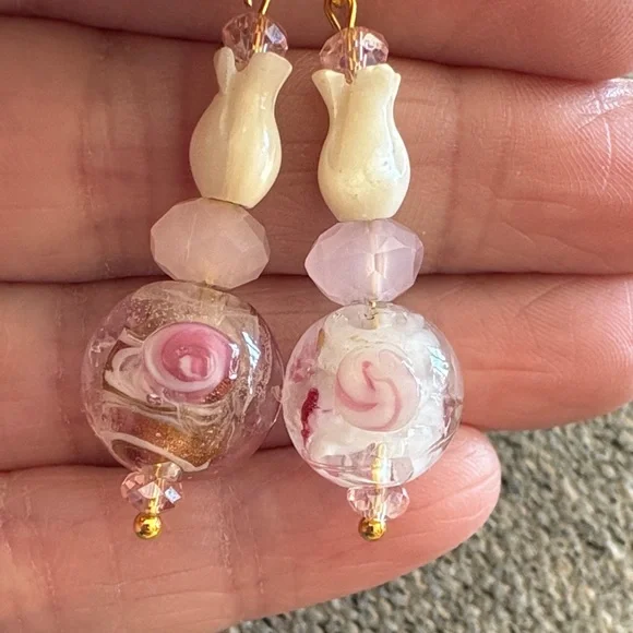 Hand Crafted Pink Glass Beads with Pearl Floral Earrings - Picture 2 of 2